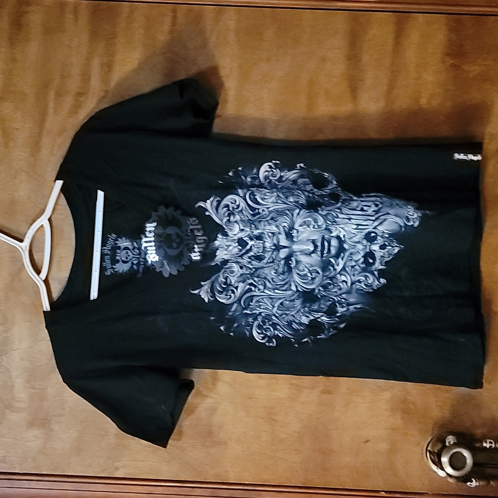 Womens V Neck "Sullen Angels" T-shirt NWT size M